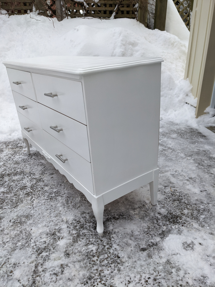 6 Drawer Lowboy Dresser In White - photo 2