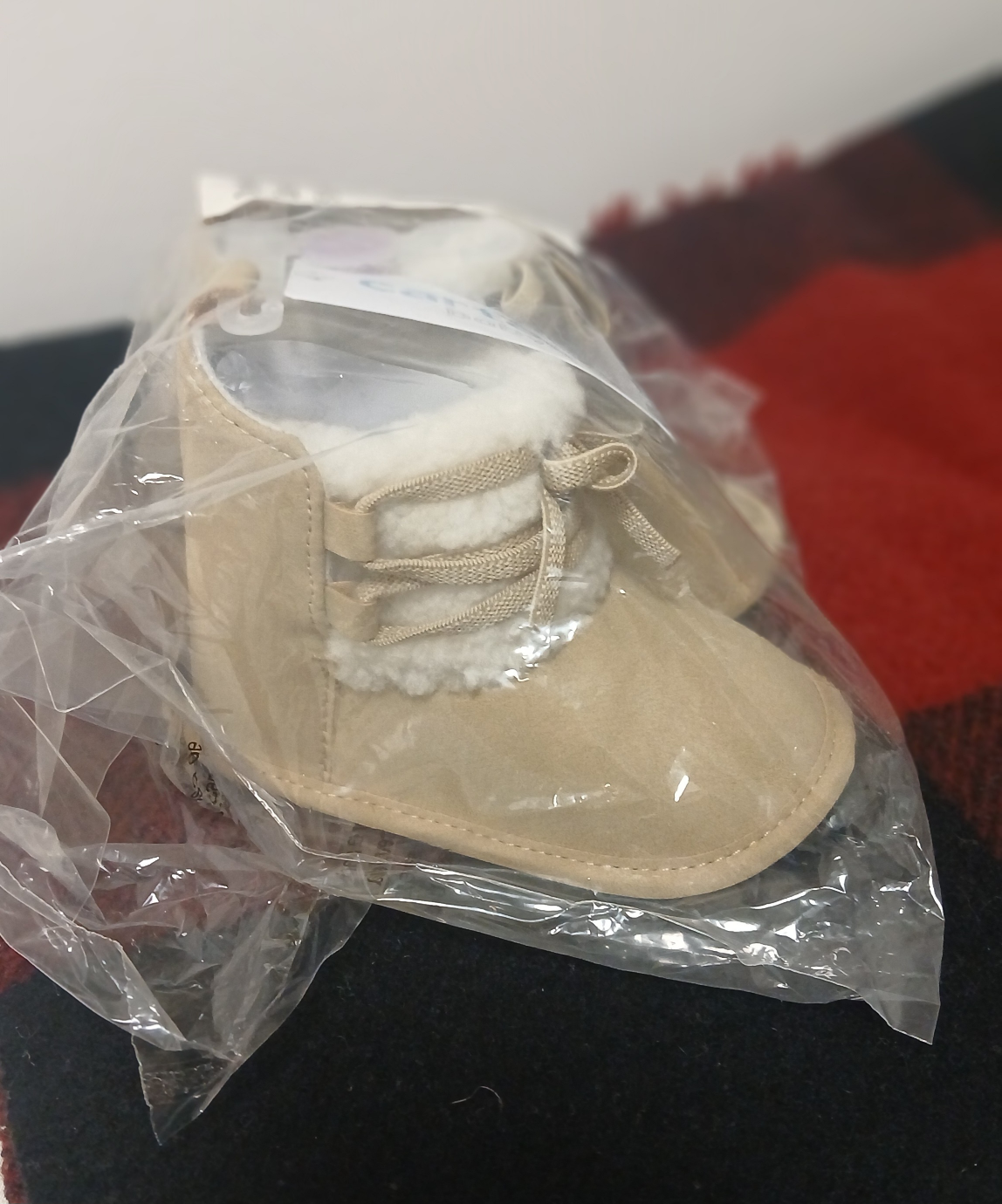 Adorable Baby Faux Sherpa Booties - photo 2