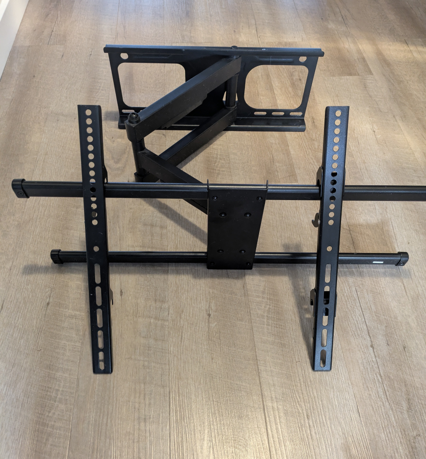 Single arm swing TV wall mount