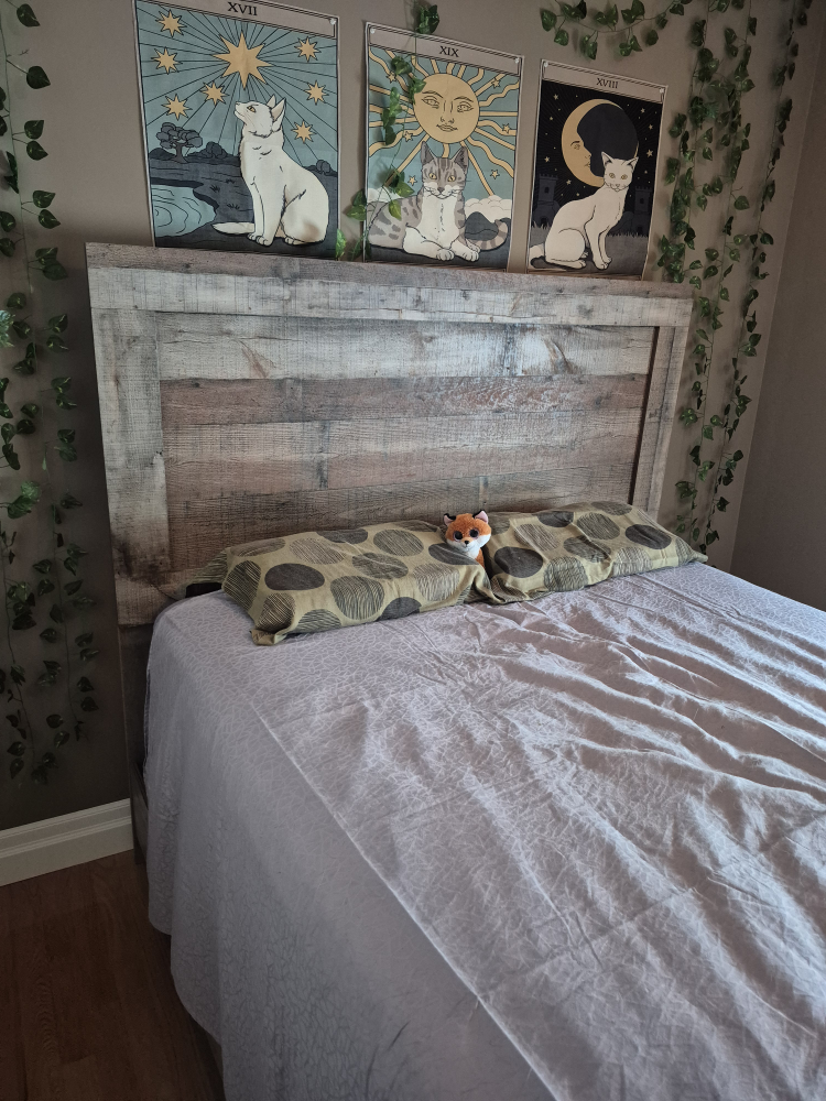 Queen bed frame - photo 2