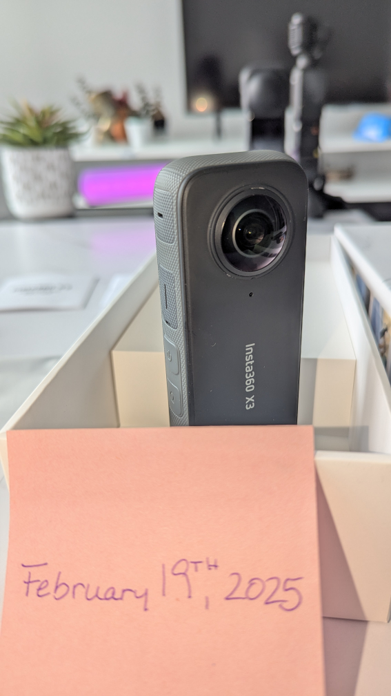 Insta360 X3 + Extra Battery - photo 4