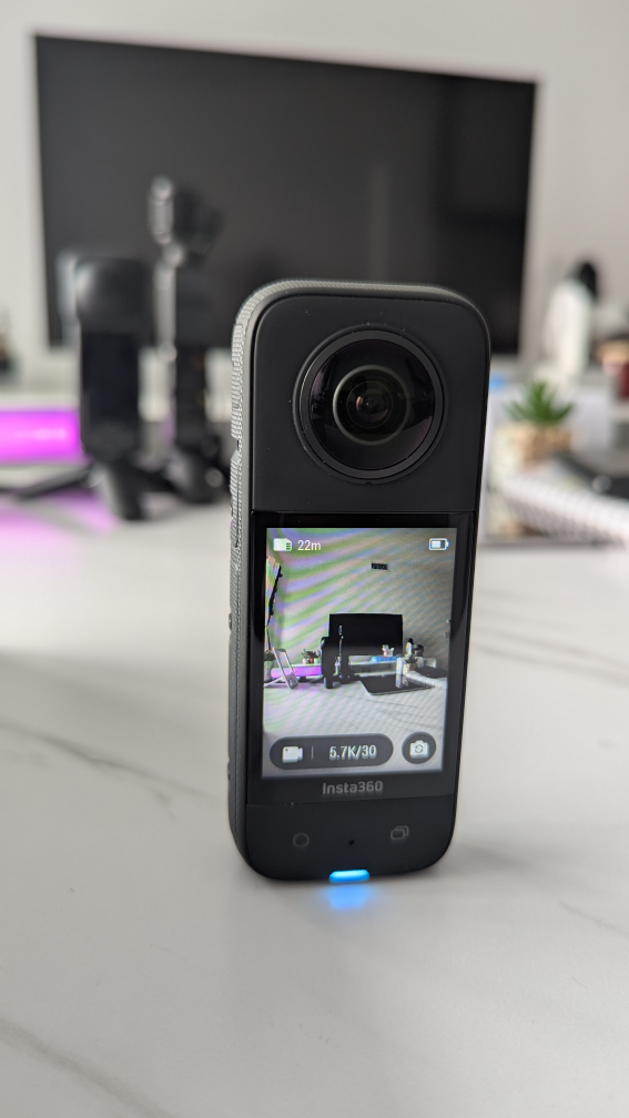 Insta360 X3 + Extra Battery - photo 5