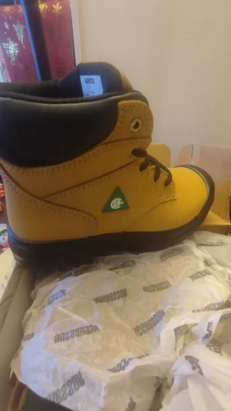 New Women's Size 8.5  Aggressor, safety work boot Tan Boots thumbnail
