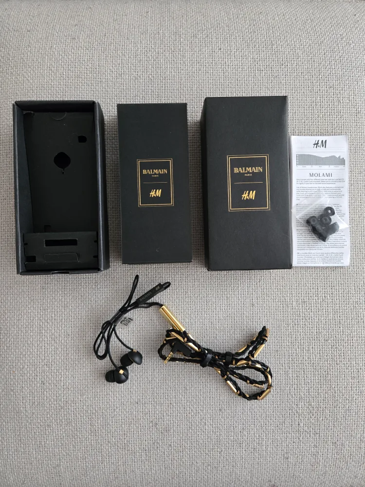 Balmain x H&M headphones image indicator(2)