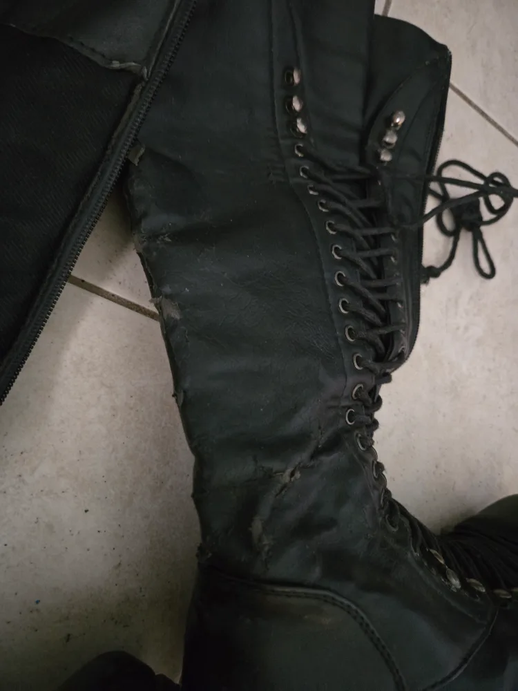 #FREECYCLE Women's Black Knee-High Vegan Leather Boots - Size 6 image indicator(3)