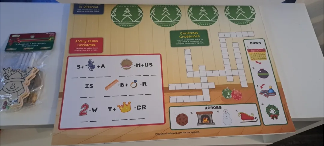 Giant Fun with Santa Family Fun Pad + Crayons & Wooden Ornaments image indicator(2)