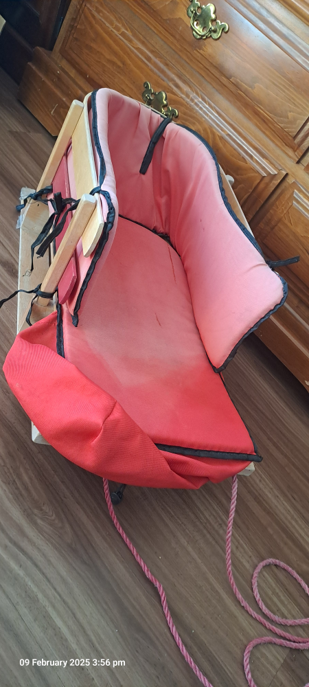 Wooden kids Sled / sleigh with  Cushions - photo 2