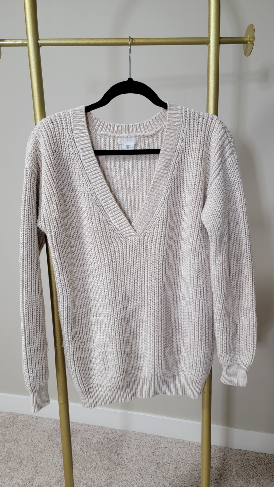 Cream-coloured V-neck Knit Sweater - photo 5