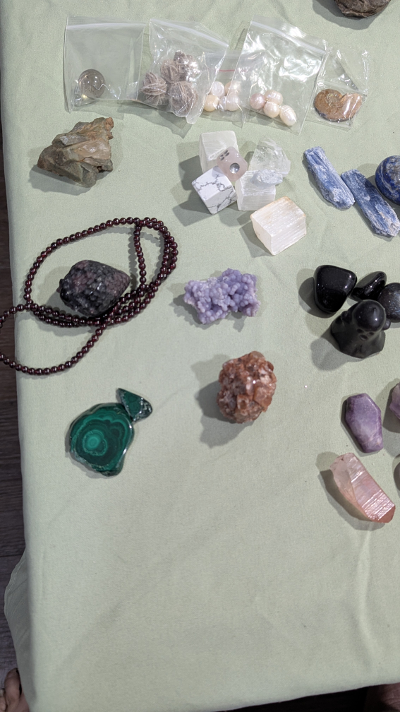 Large Collection of Crystals, Minerals, and Gemstones🏈 - photo 2