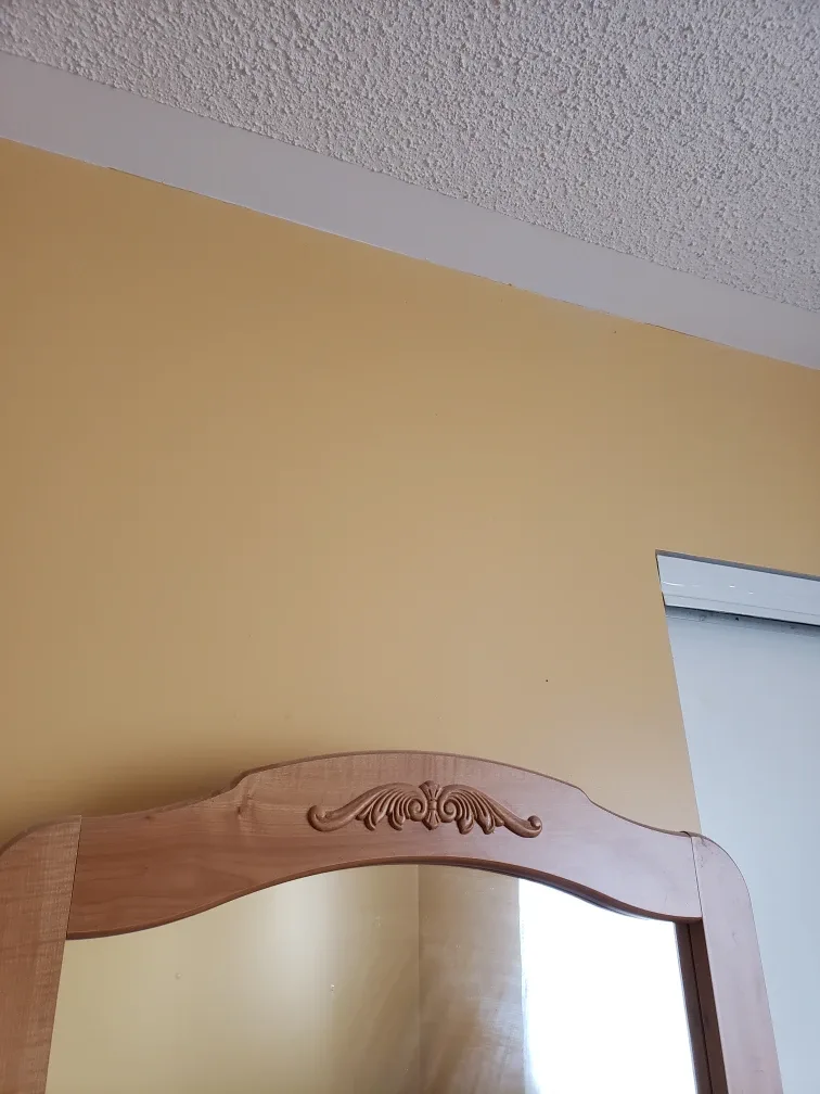 Six-Drawer Dresser with Mirror image indicator(4)