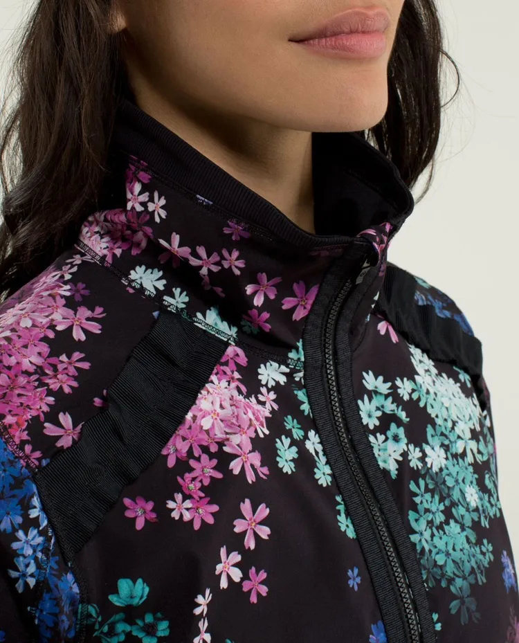 Lululemon Jacket image indicator(3)