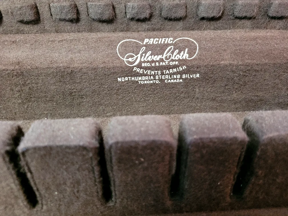 Silver Chest- Mahogany image indicator(2)