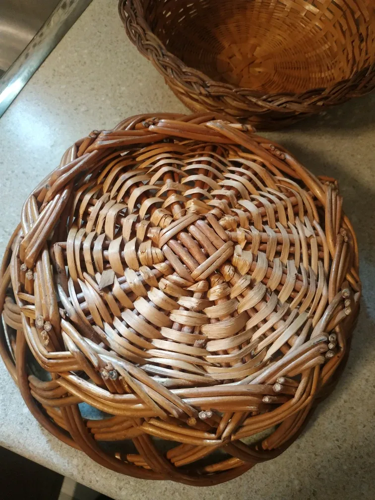 Two Wicker Baskets 🏈 image indicator(3)