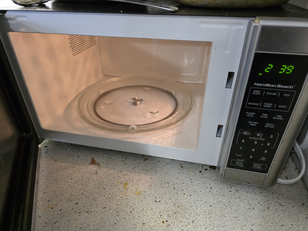 Hamilton Beach Microwave - Used - photo 2