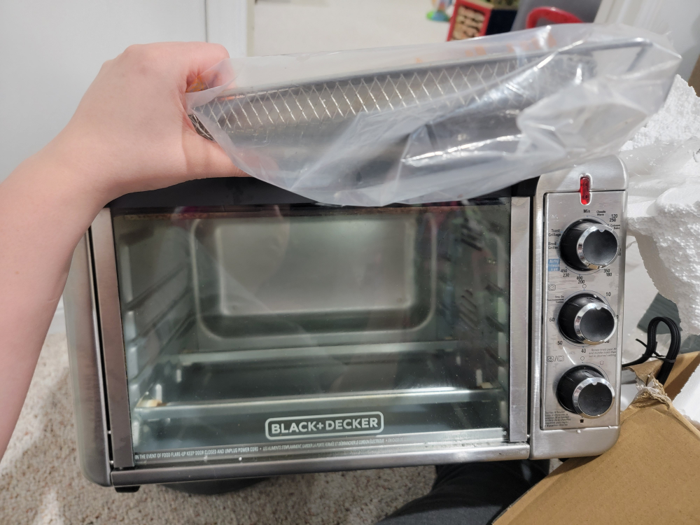Black+Decker Crisp'nBake 6-Slice AirFry Toaster Oven - photo 2
