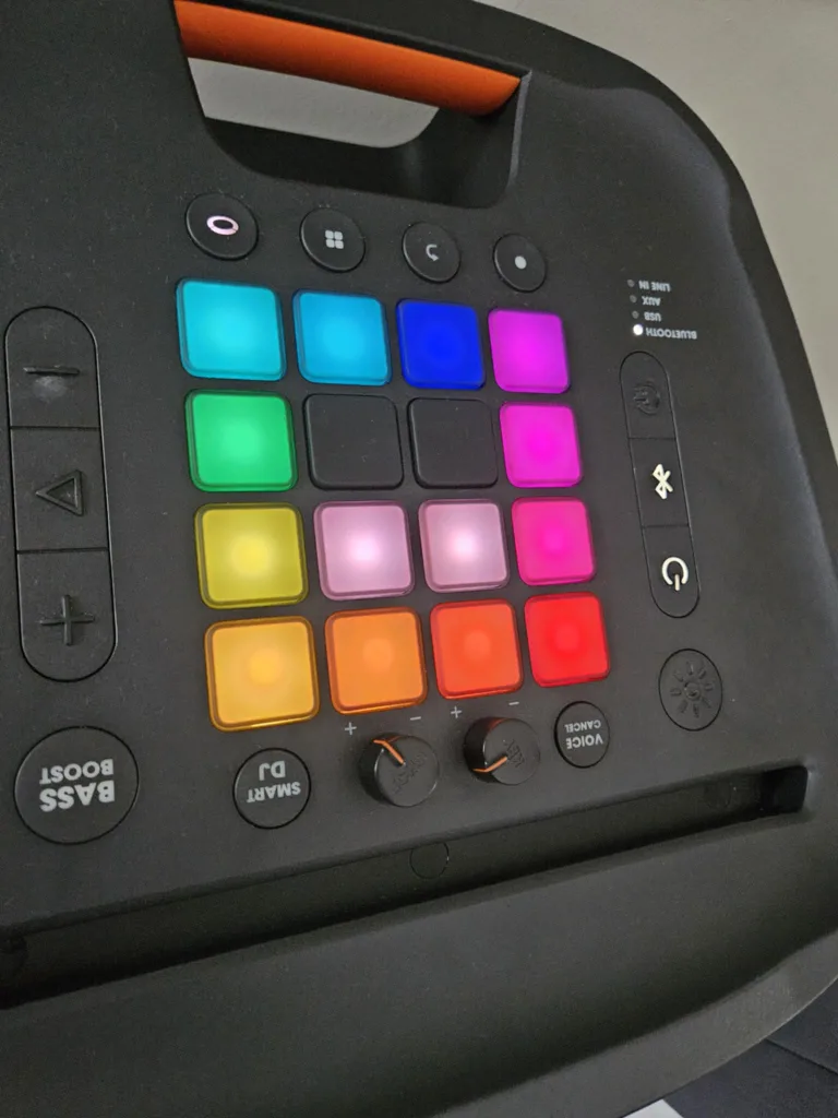 JBL PartyBox Encore Essential Portable Bluetooth Speaker image indicator(3)