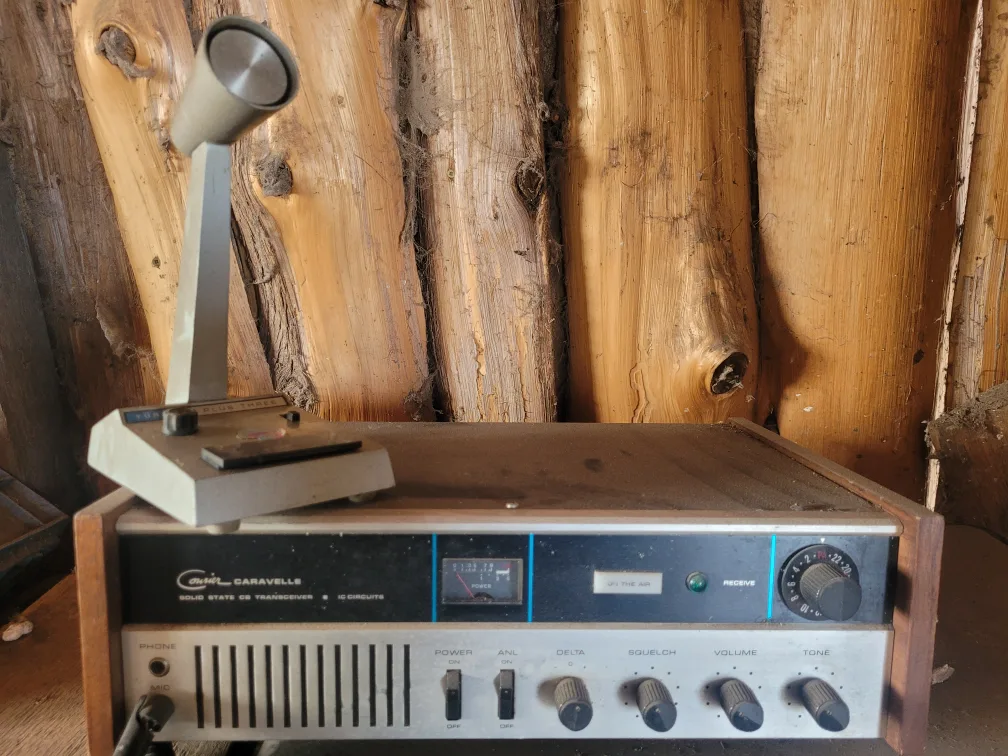 Vintage CB Radio with Microphone thumbnail