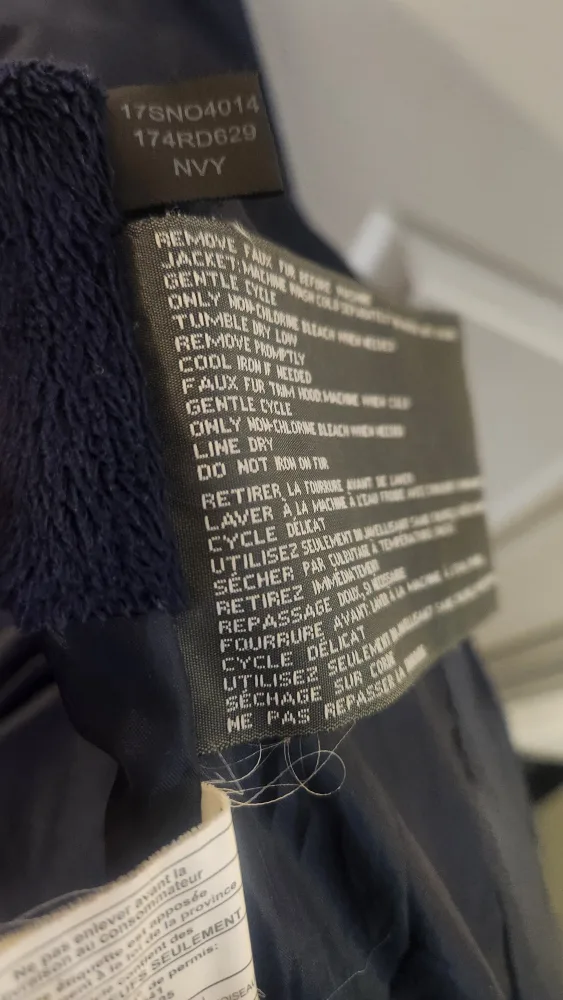 Stay Warm.. Coats in New Condition image indicator(9)