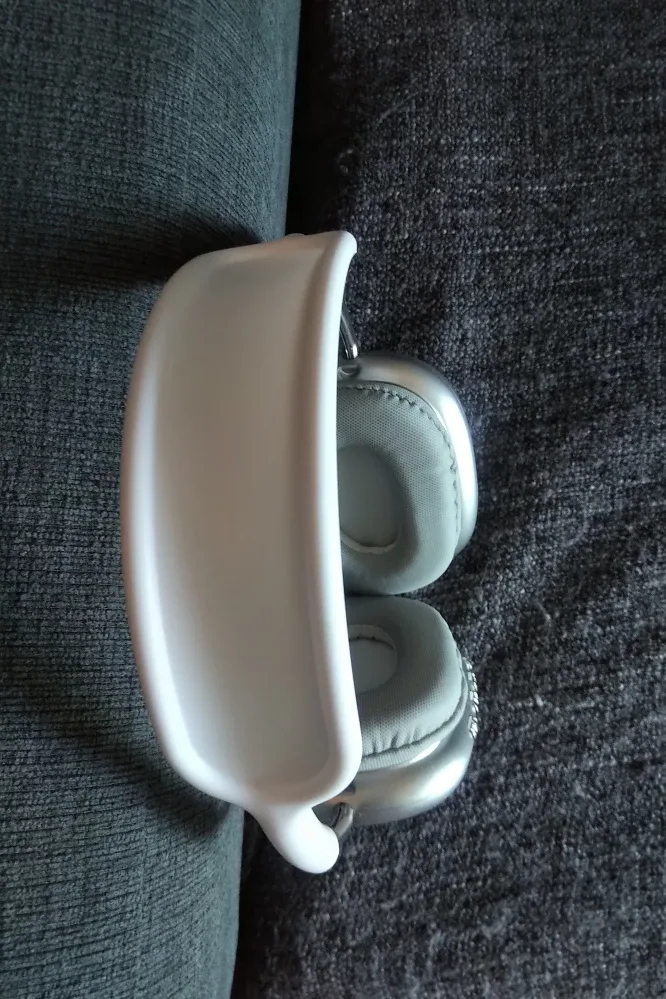 Wireless Over-Ear Headphones - Silver and White image indicator(4)