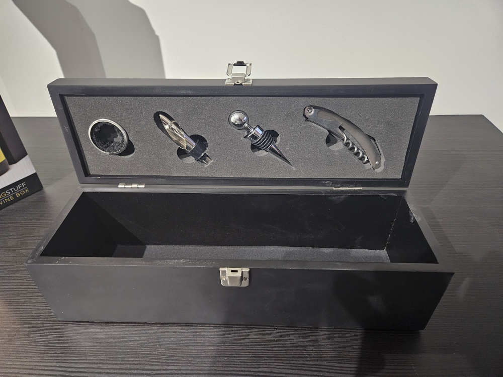 Entertaining Stuff Wine Box with Accessories - photo 2