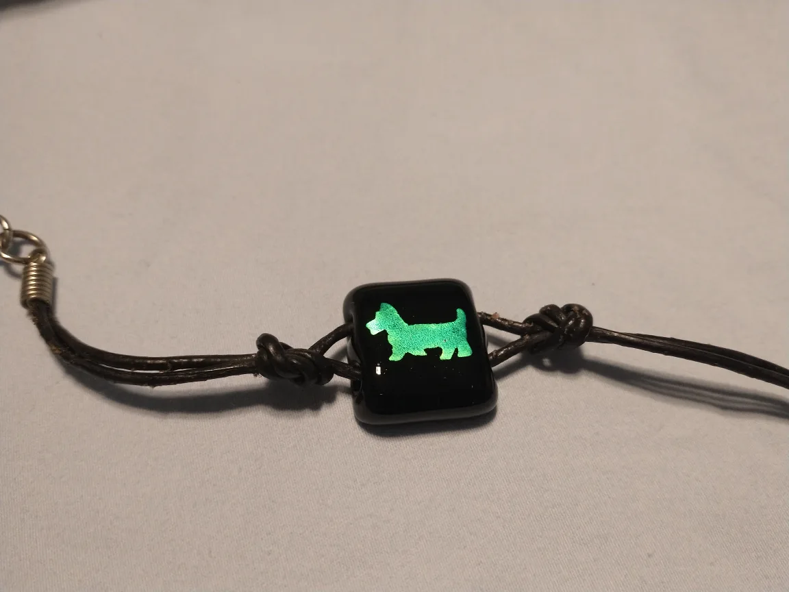 Handmade glass dog bracelet image indicator(3)