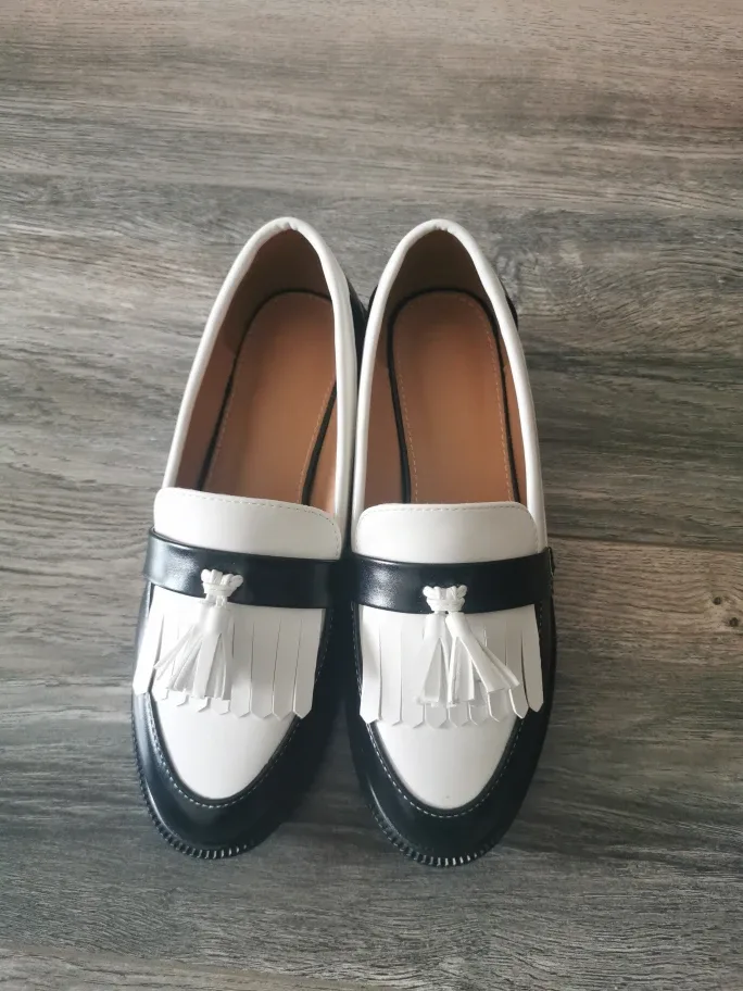 Women's Black and White Tassel Loafers image indicator(4)