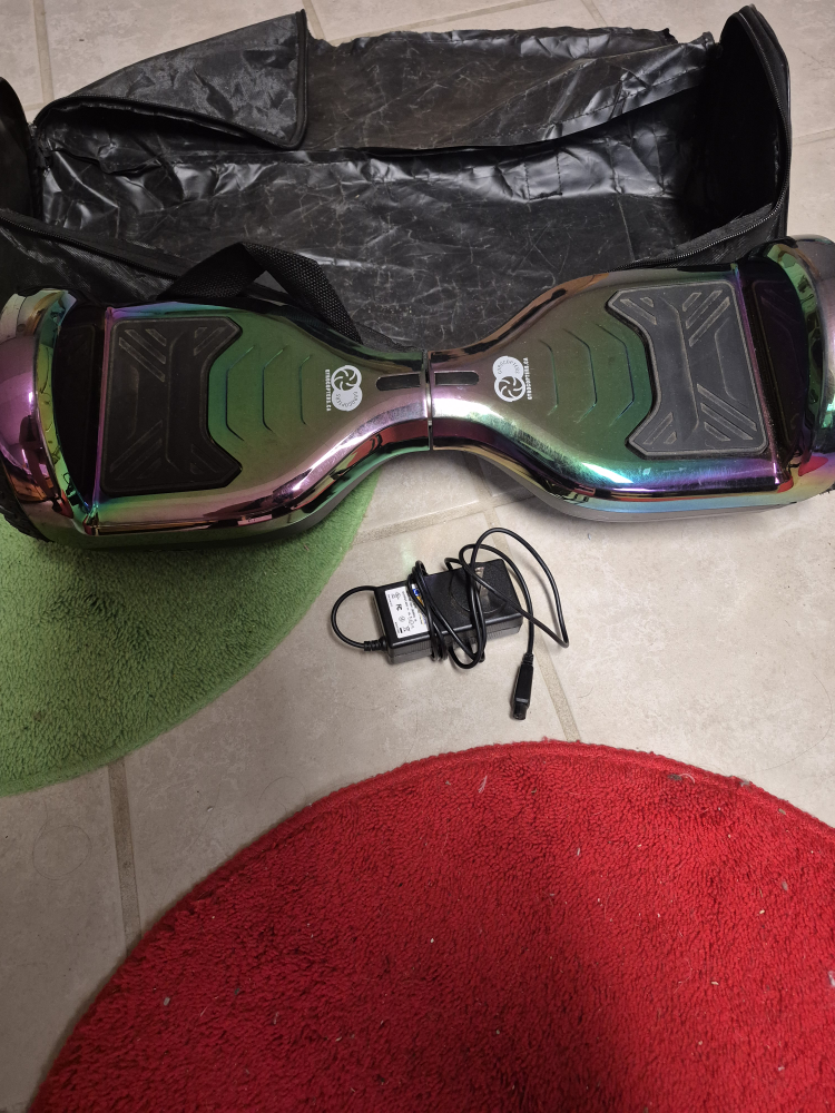 Used Hoverboard with Carrying Case and Charger - photo 2