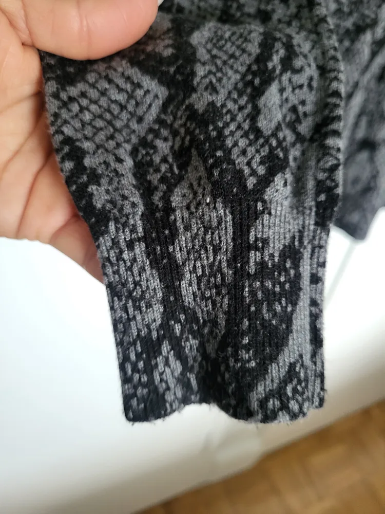 BCBGMAXAZRIA Snakeskin Print Sweater image indicator(2)