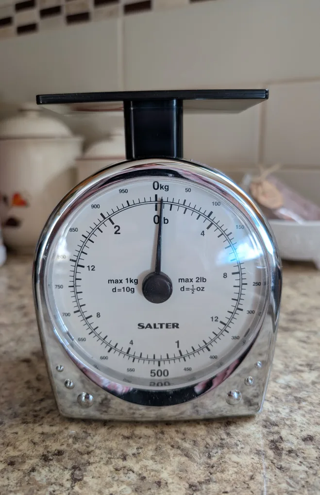 Salter Kitchen Scale - Chrome and Black | #freecycle 🧡 thumbnail