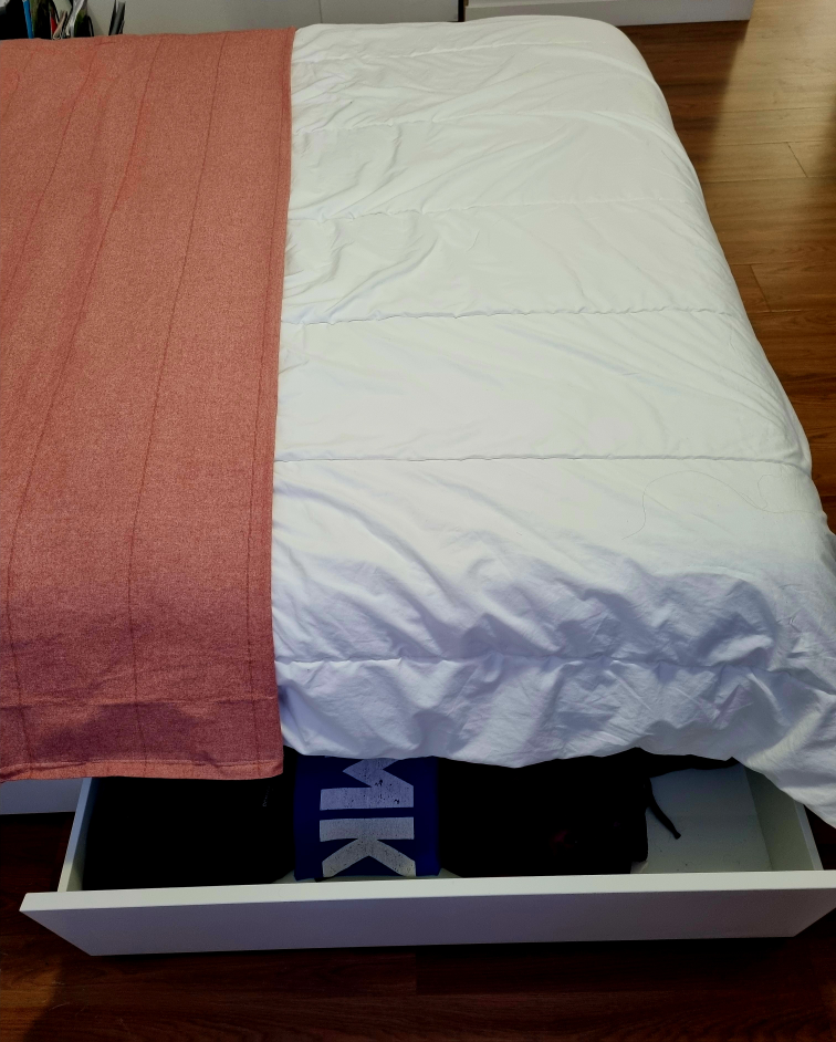 Ikea Queen size bed with 4 drawers - photo 2