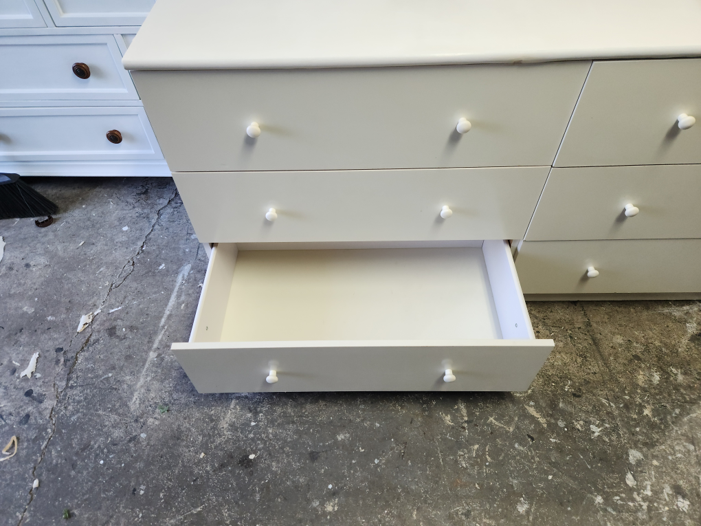 White Six-Drawer Dresser - photo 5