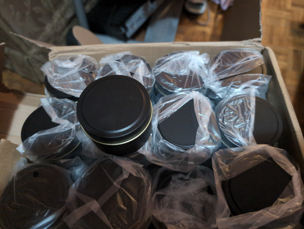 Bulk lot of black metal tins - photo 3