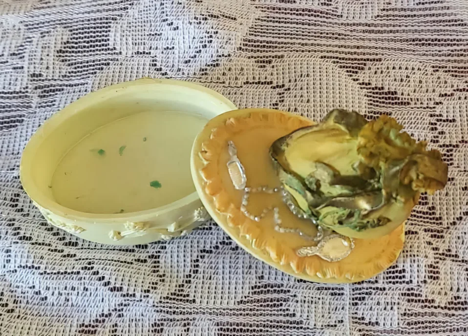 Vintage Miniature Trinket Boxes image indicator(7)