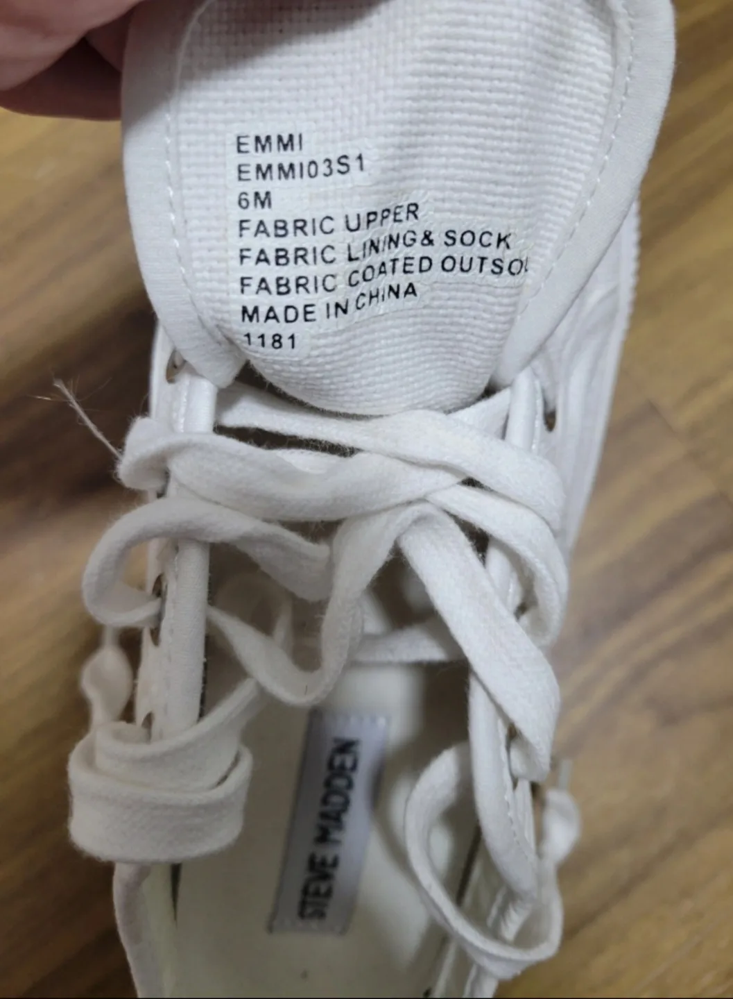 Steve Madden Women's White Platform Sneakers - Size 6M image indicator(2)