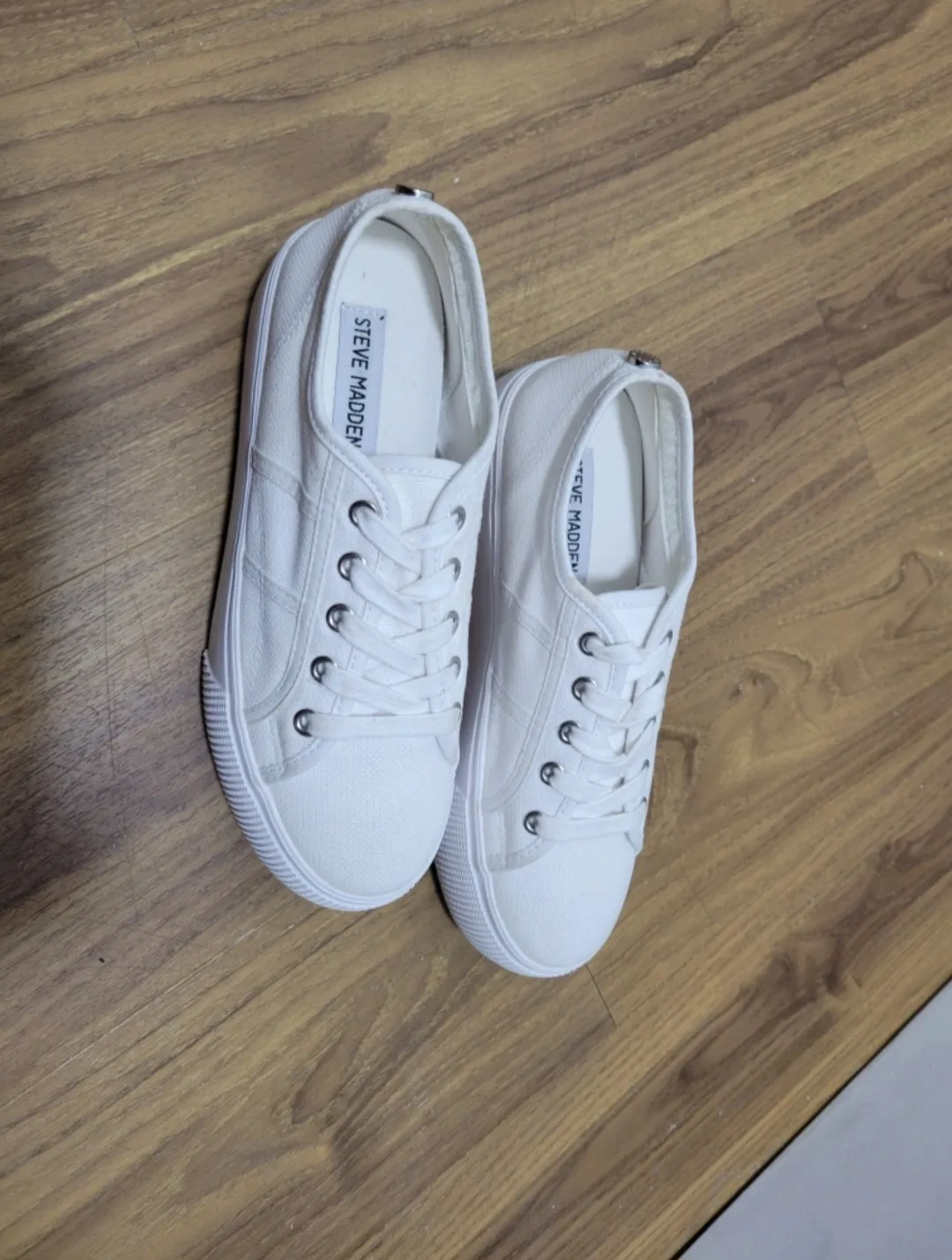 Steve Madden Women's White Platform Sneakers - Size 6M image indicator(5)