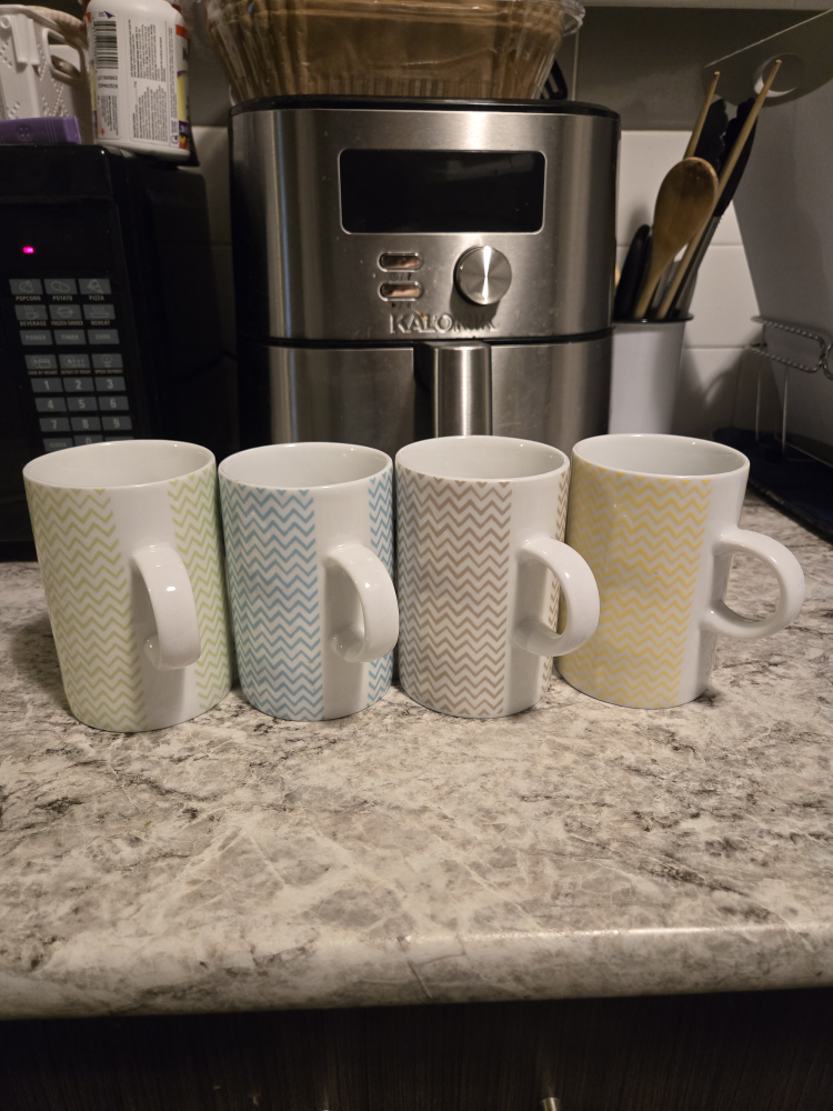 Set of four chevron mugs