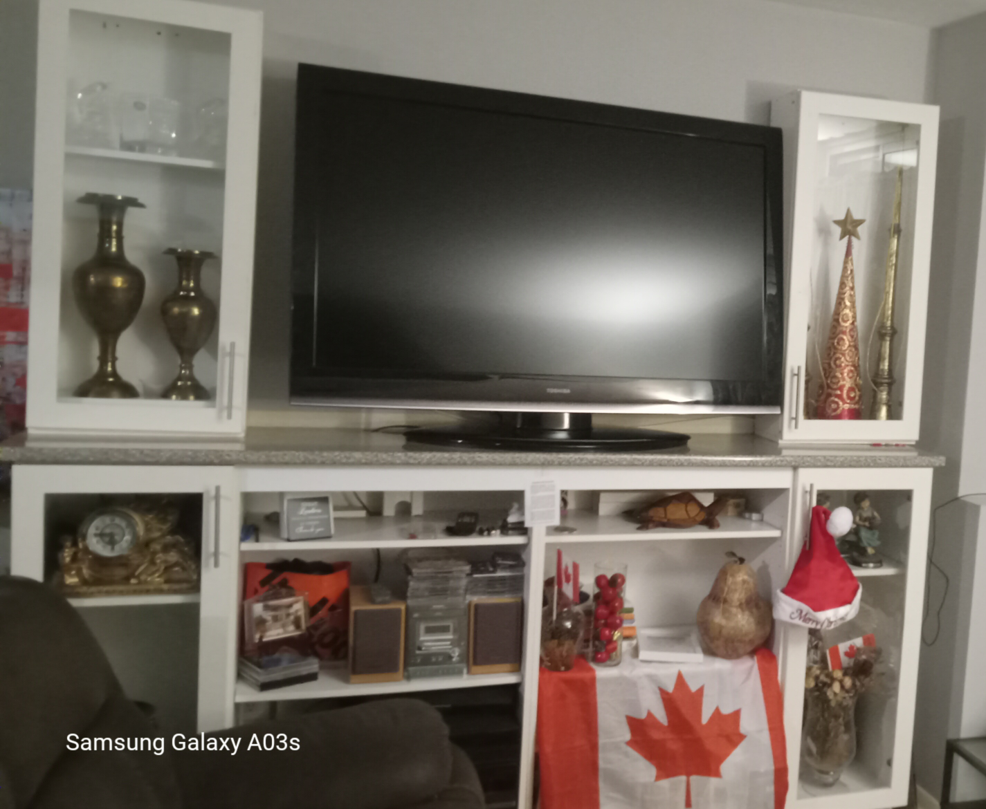 Entertainment Unit with 52"TV