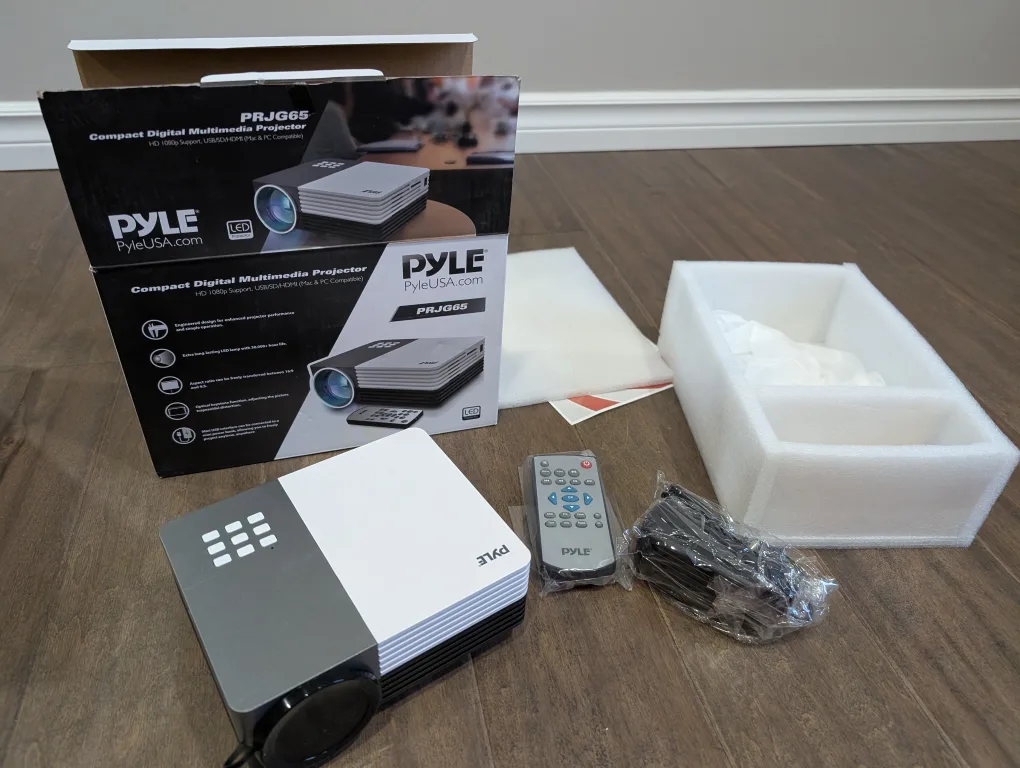 Pyle Compact Digital Multimedia Projector - New in Box image indicator(2)