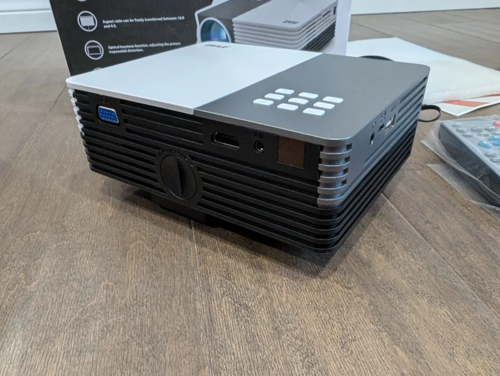 Pyle Compact Digital Multimedia Projector - New in Box image indicator(5)