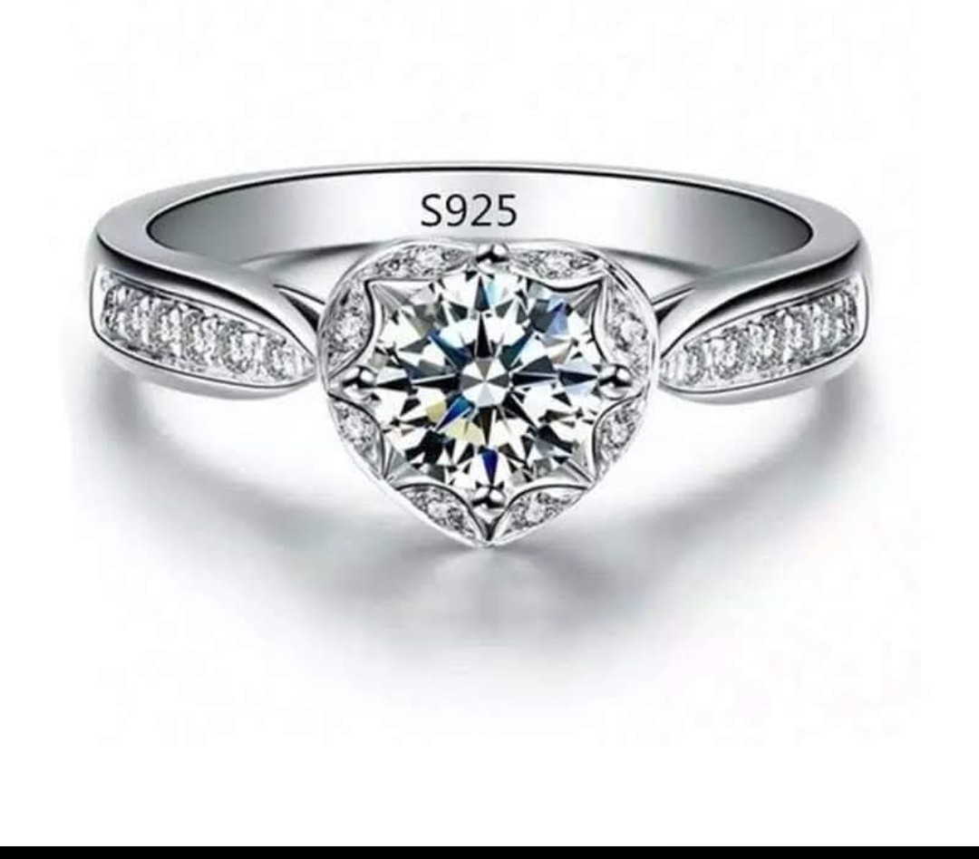 925 Sterling Silver Heart Shape Cubic Zirconia Ring