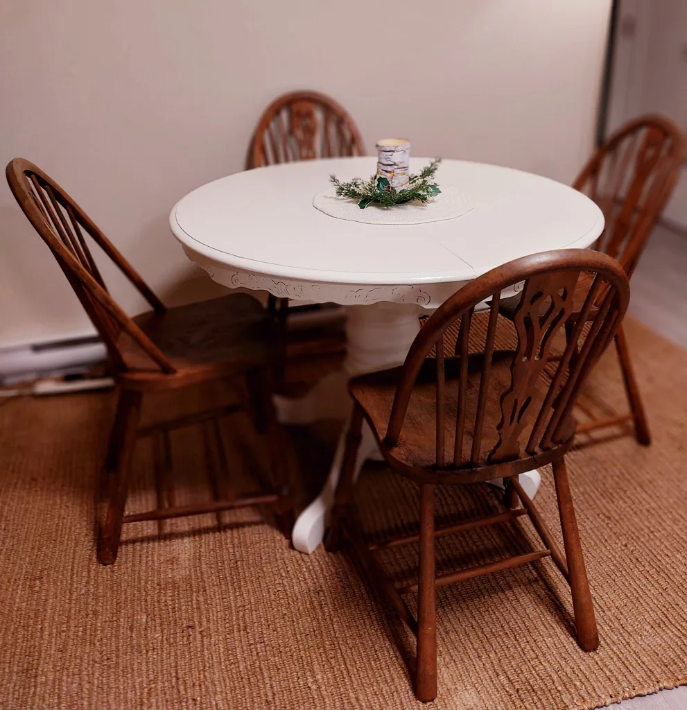 19th century Antique English Windsor Chairs - Set of 4 image indicator(6)