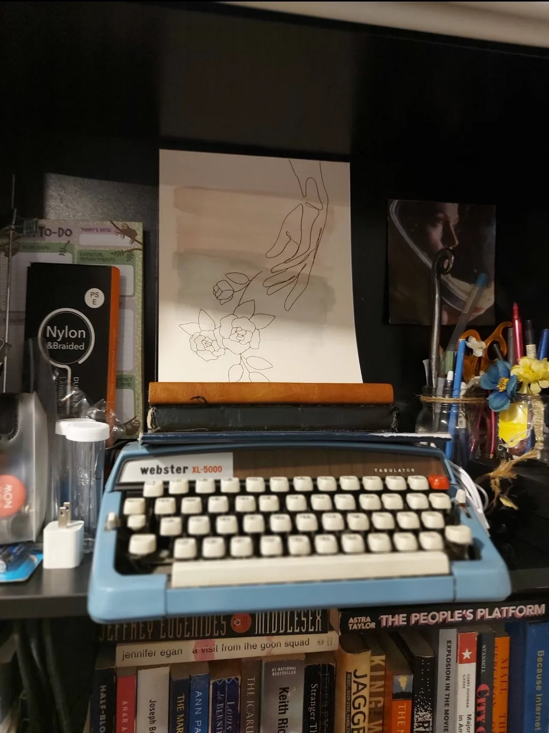 Vintage Webster XL-5000 Portable Typewriter with Case image indicator(2)