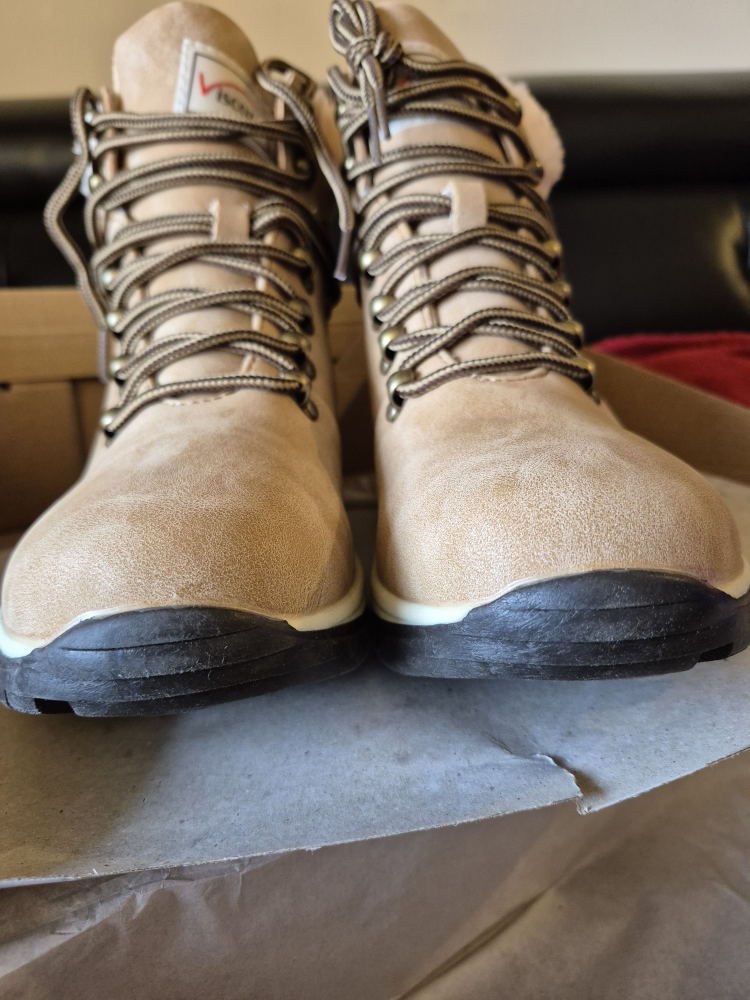 Women's Brown Winter Boots Size 8.5 - photo 2