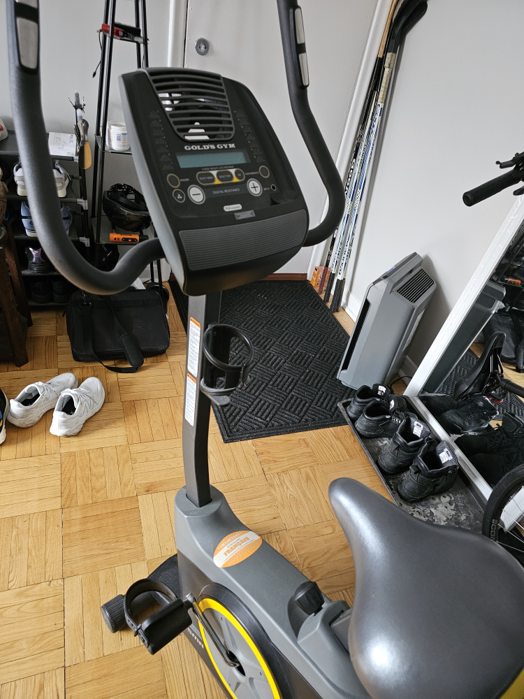 Gold's Gym 200e Upright Exercise Bike - photo 3