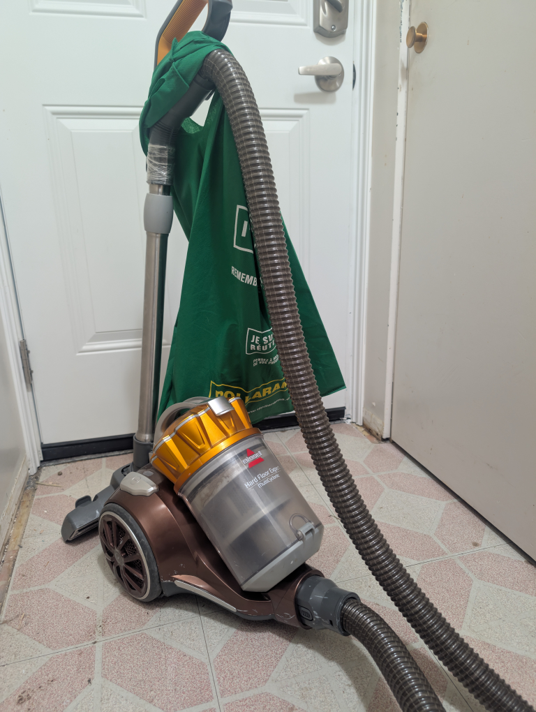 Used Bissell CleanView Rewind Pet Vacuum Cleaner