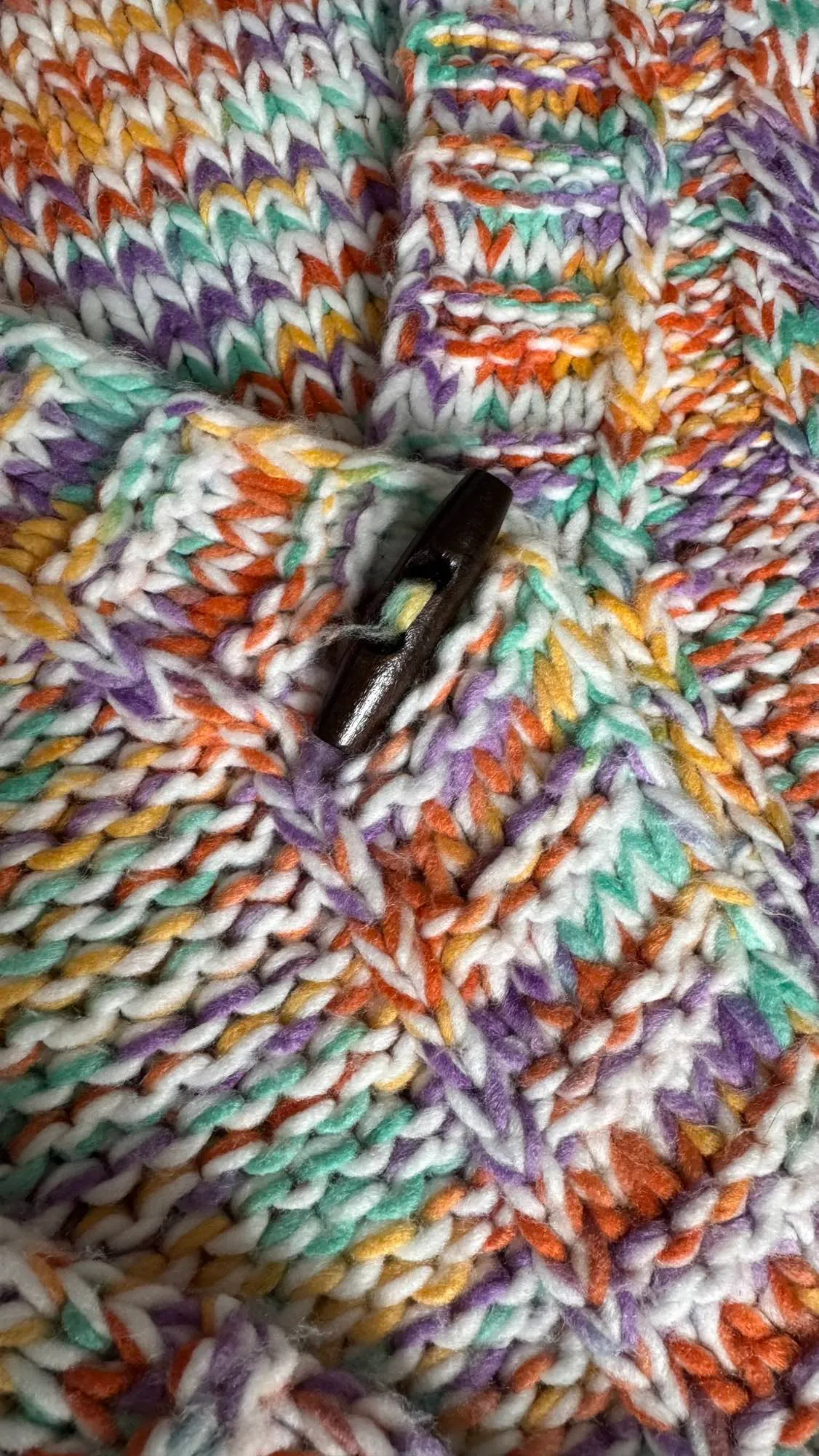 Colourful V-neck cardigan image indicator(5)