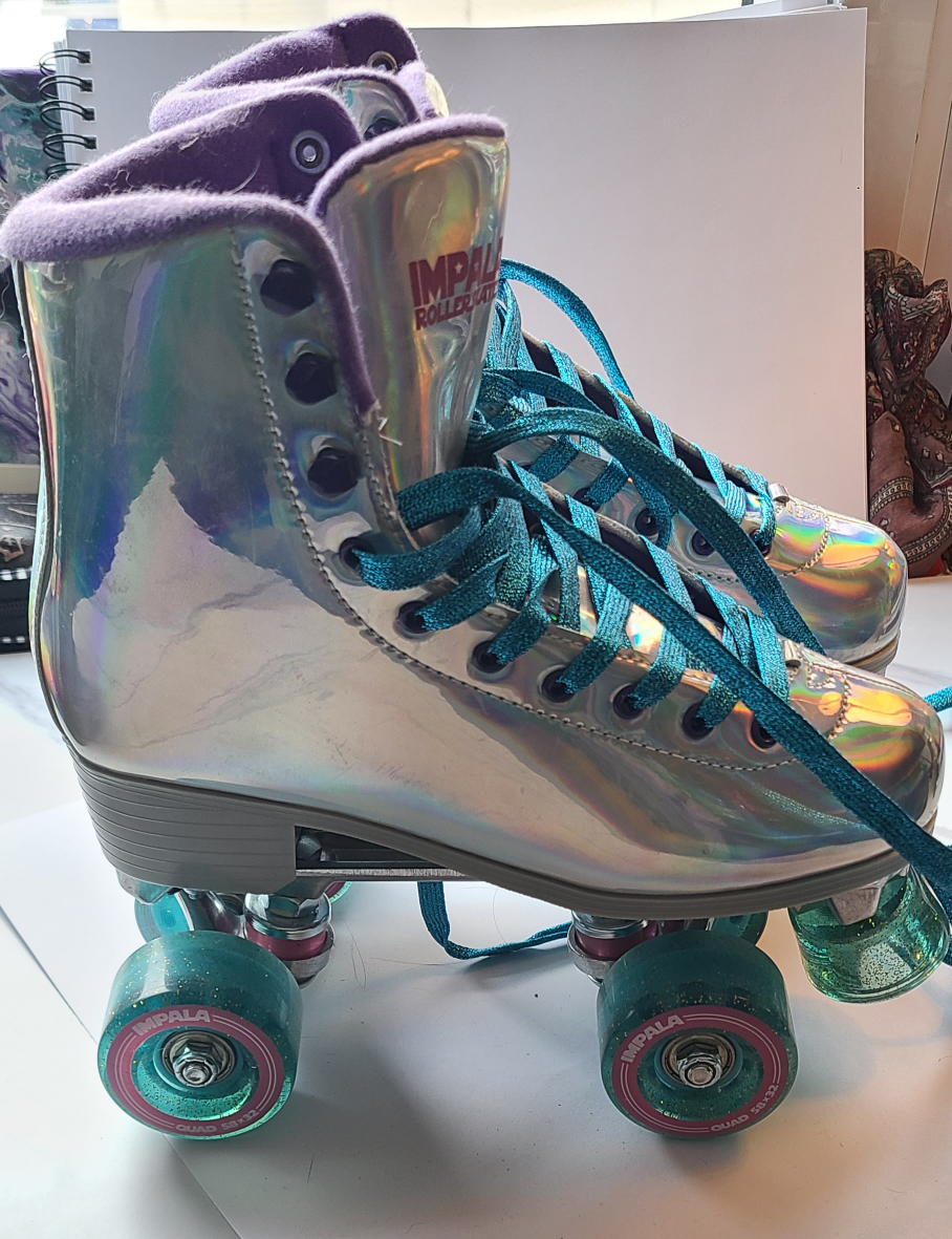 NEW in box - Impala Roller Skates - Holographic Size 7 - photo 3