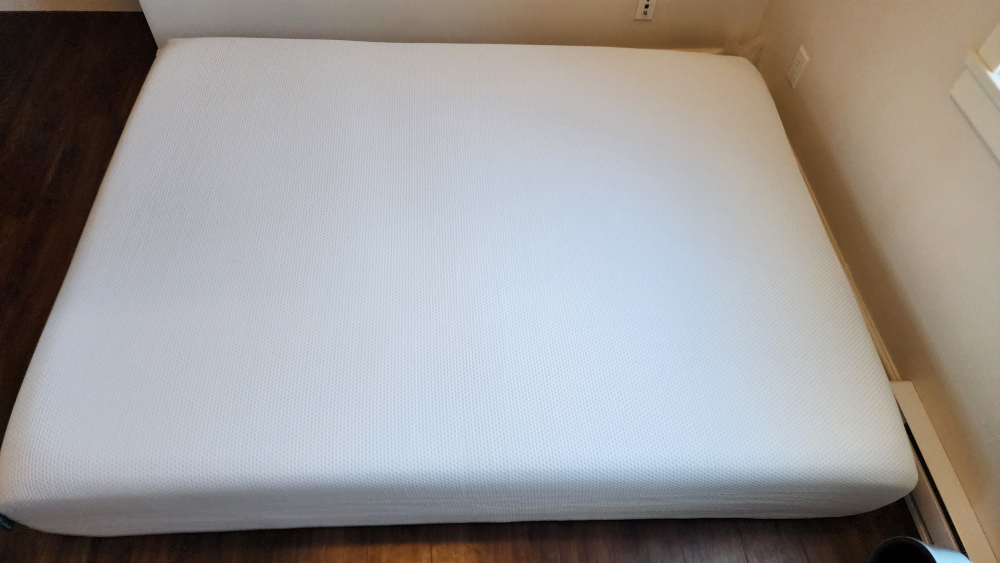 Queen Mattress - Excellent Condition - photo 2