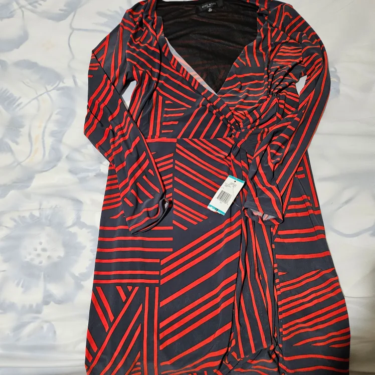 Nine West Red and Black Wrap Dress Size 16 image indicator(2)