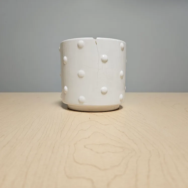 White Ceramic Pot #freecycle 🏈 image indicator(2)